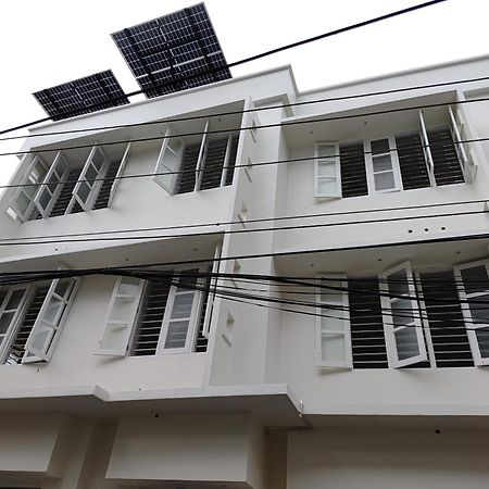 Sivasarass Rooms Thiruvananthapuram Dış mekan fotoğraf