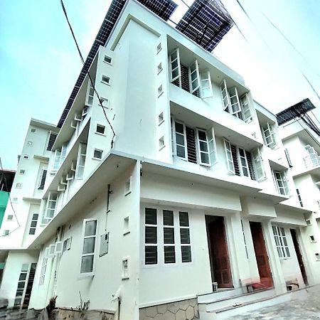 Sivasarass Rooms Thiruvananthapuram Dış mekan fotoğraf